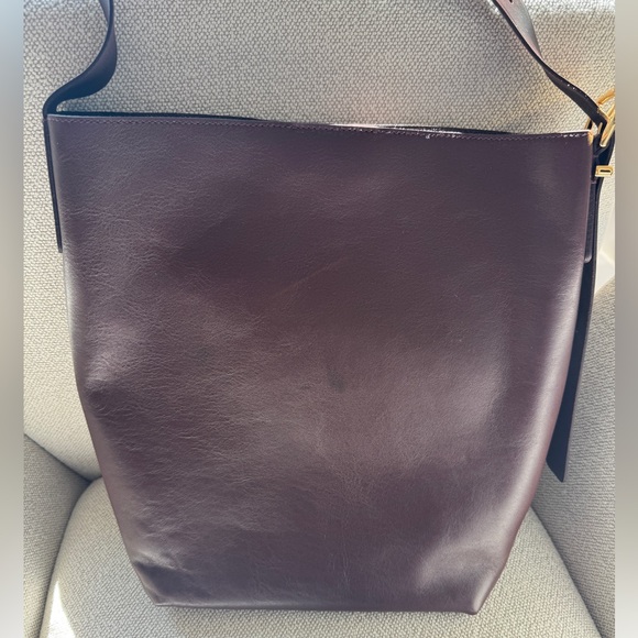 NWT! | MADEWELL The Essential Bucket Tote in Chocolate Raisin Leather - Picture 16 of 16